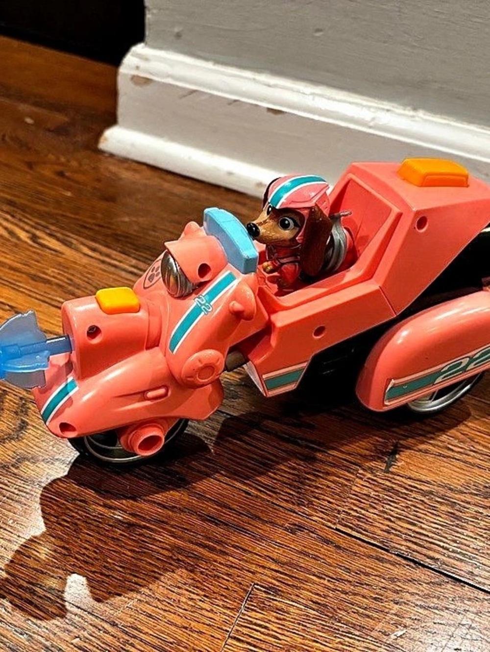 PAW Patrol The Movie Liberty Deluxe Vehicle #22 + Figure & Grappling Hook